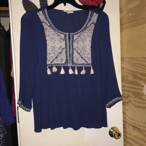 Women’s Boutique top. Large